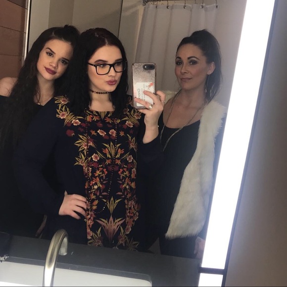 🌟🖤🌸 Hi, im Stephanie; your posher🌸🖤🌟 - Picture 2 of 8